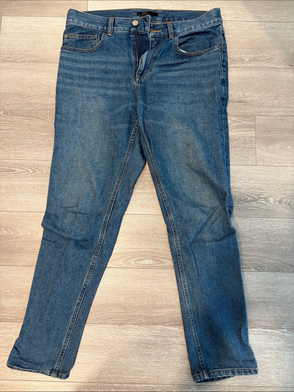 Men's Straight Leg Jeans in Medium Blue